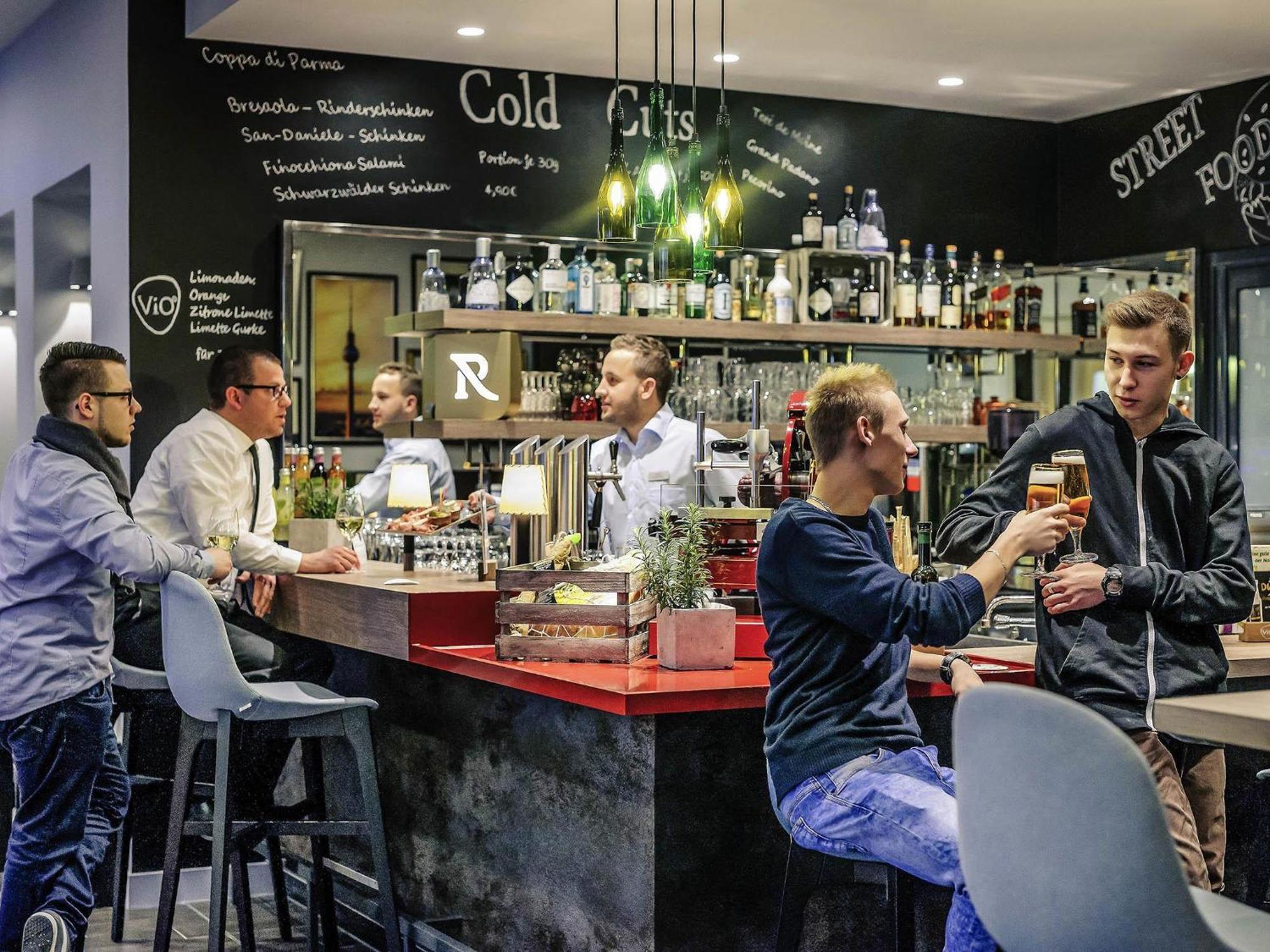 Mercure Hotel & Residenz Berlin Checkpoint Charlie — Photos 1